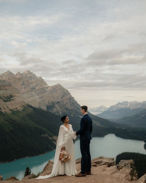 Sometimes the best moments in life are the ones shared just between two✨Eloping in Banff is a dream come true, surrounded by the stunning beauty of the Canadian Rockies🏔️ Content Day: @elopeacademy Host: @elopewithkaseyjo Florals: @desertrose.creative Models: Annabelle & Radek @annabelle_yrf @readyyycz #elopeinbanff #mountainlove #destinationelopement #adventureelopement #coloradoelopementphotographer Elopement Ideas Canada, Elopement Banff, Banff Elopement, Pic Poses, Pic Pose, Best Moments, A Dream Come True, Canadian Rockies, Destination Elopement