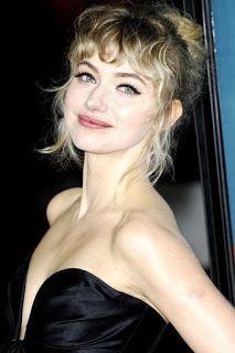 Imogen Poots Bob Balayage, Messy Updos, Micro Bangs, Celebrity Hair Trends, Imogen Poots, Hairstyle Youtube, Curly Bangs, Tousled Waves, Short Hair Updo