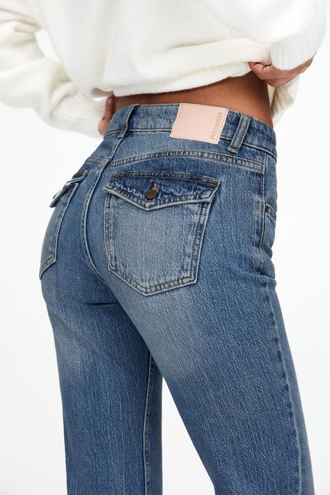 Bootcut-Jeans Pull Bear Jeans, Jeans Trend, Pull And Bear Jeans, Pull And Bear, Dark Blue Denim, Jeans Bootcut, Pull & Bear, Cut Jeans, Bootcut Jeans