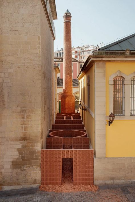 Geometric brick rooms installed in Spanish passageway Axonometric View, Brick Room, Architecture Today, Brick Chimney, Brick Art, Old Factory, Pool Bar, Architecture Office, Urban Spaces