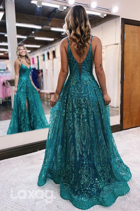 Tulle Neckline, Sleek Dress, Stunning Prom Dresses, Prom Dresses Sleeveless, Prom Designs, Designer Prom Dresses, Prom Dress Inspiration, Evening Dress Fashion, Cute Prom Dresses