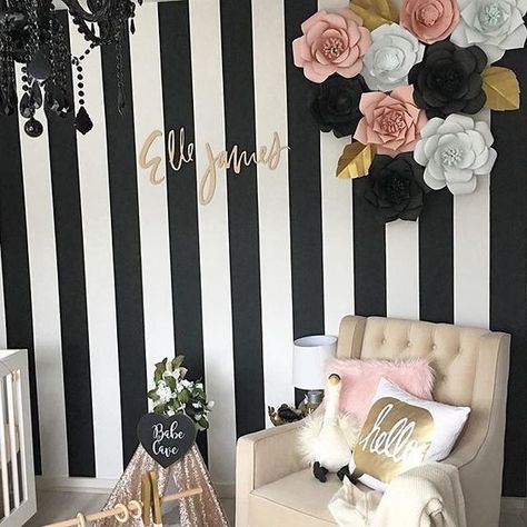 Black White Nursery, Gold Nursery, Pink Bedroom Decor, Salon Suites, Bedroom White, Black White And Gold, Gold Bedroom, White Nursery, Beautiful Nursery