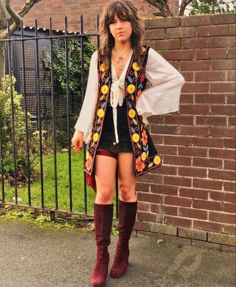 70s Inspired Outfits, 70s Vintage Fashion, Outfits 70s, 70s Inspired Fashion, 70s Outfits, 80s Outfit, New Years Eve Outfits, 1970s Fashion, Vest Outfits