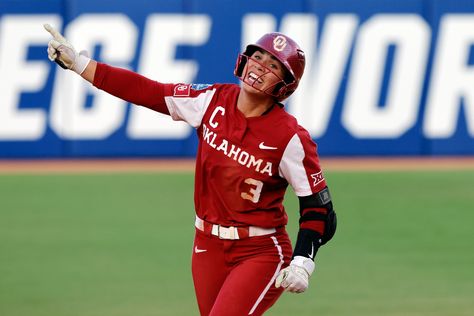 Oklahoma Sooners softball player Grace Lyons shared how faith plays a pivotal role in the team's successes after securing a third consecutive national title. Oklahoma Softball, Christian Athletes, College World Series, Team Success, Pro Athletes, Softball Team, Softball Players, Morgan Wallen, Oklahoma Sooners