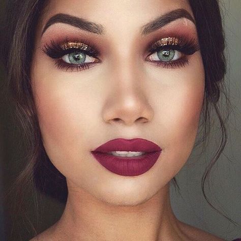 Makeup Looks To FALL In Love With #Beauty #Musely #Tip Fall Bridal Makeup, Maroon Eye Makeup, Burgundy Eye Makeup, Maroon Lipstick, Burgundy Makeup, Wedding Hairstyles And Makeup, Peekaboo Highlights, Best Wedding Makeup, Wedding Makeup Tips