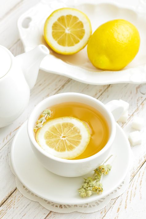 12 Day Natural Detox Lemon Water Health Benefits, Lemon Water Before Bed, Lemon Juice Benefits, Hot Lemon Water, Lemon Health Benefits, Lemon Uses, Warm Lemon Water, Drinking Lemon Water, Lemon Water Benefits