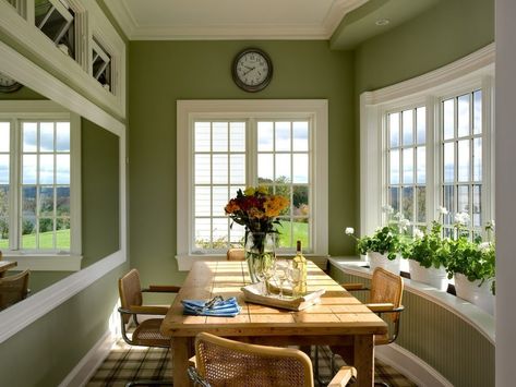 Green Kitchens That Will Make You Envious #decor #design #home Mint Green Bedroom, Breuer Chair, Green Kitchen Walls, Green Painted Walls, Olive Green Walls, Dining Room Cozy, Traditional Kitchen Design, Modern Minimalist Home, Sage Green Walls