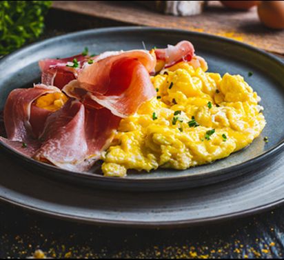 Scrambled Eggs & Prosciutto Prosciutto And Eggs, Paleo Ham, Chocolate Silk Pie, Keto Pecan Pie, Egg Pizza, Metabolism Foods, Mutton Chops, Silk Pie, Healthy Lifestyle Habits