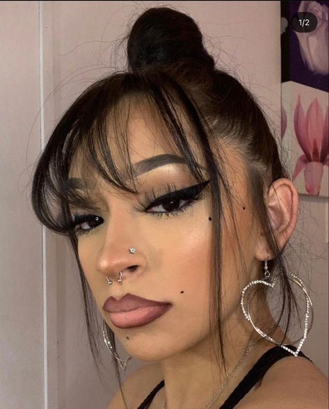 Chicana Makeup, Chola Aesthetic, Chola Makeup, 90s Makeup Look, Chola Style, Latina Makeup, 90s Makeup, Alternative Makeup, Dope Makeup