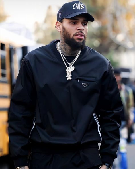 Chris Brown Feel Something, Brown Photoshoot, Chris Brown Art, Chris Brown Photoshoot, King Chris, Chris Brown Wallpaper, Chris Brown X, Stylish Fits, Breezy Chris Brown