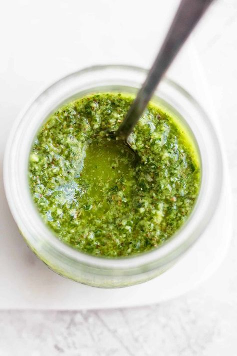 Chimichurri Sauce - a flavorful and delicious homemade chimichurri sauce recipe that is perfect with steak! So good! #chimichurrisauce #chimichurrisaucerecipe #chimichurrisaucesteak #chimichurrisauceeasy #chimichurrisauceflanksteak Easy Chimichurri Sauce, How To Make Chimichurri, Cilantro Chimichurri, Chimichurri Sauce Recipe, Homemade Pesto Recipe, Sauce Pesto, Homemade Pesto Sauce, Chimichurri Recipe, Homemade Sauce Recipes