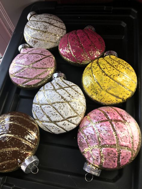 Conchas - Pan Dulce Ornaments Mexican Sweetbread December 2017 #concha #pandulce #marinacastilloart #latinablogger Christmas Conchas, Pan Dulce Felt Ornaments, Christmas Conchas Bread, Conchas Pan, Cute Conchas Bread, Pink Conchas Pan Dulce, Mexican Conchas Pan Dulce, Christmas Fiesta, Mexican Christmas Decorations