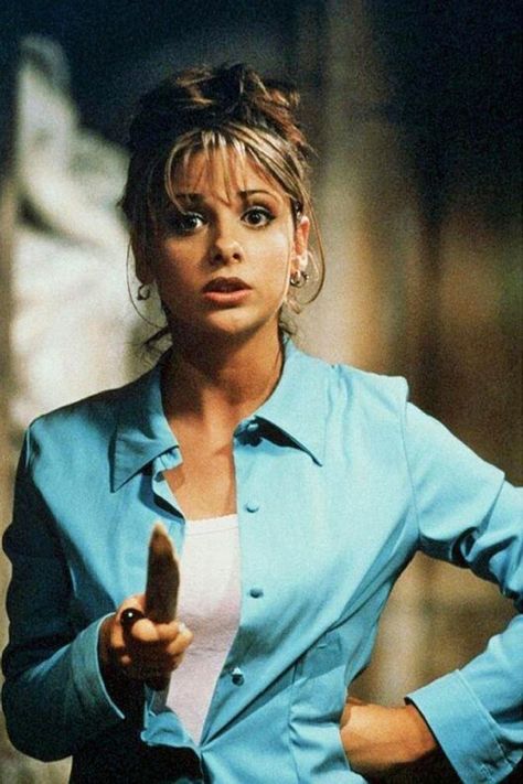 23 of the Most Buffy Outfits Buffy Ever Wore Marc Blucas, Sarah Michelle Gellar Buffy, Buffy Style, Charisma Carpenter, Homecoming Queen, Michelle Trachtenberg, Buffy Summers, Alyson Hannigan, Joss Whedon