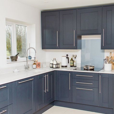 Howdens posted on Instagram: “We love this blue kitchen corner from @gemmaduck_. 💙 Share your Howdens kitchen by tagging us and…” • See all of @howdensjoinery's photos and videos on their profile. Brass Kitchen Handles, Draw Handles, Howdens Kitchens, Navy Kitchen, Brass Coat Hooks, Bathroom Towel Hooks, Brass Wall Hook, Hooks Bathroom, Decorative Wall Hooks