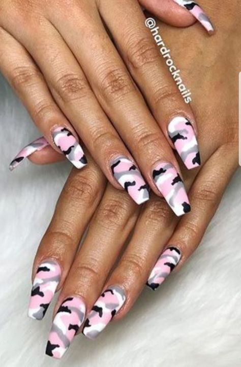 Pink Camo Nails Designs, Camouflage Nails Designs, Camo Nails Acrylic, Camo Acrylic Nails, Pink Camo Nails, Military Nails, Camo Nail Art, Camo Nail Designs, Nails 2023 Fall