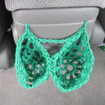 Crocheted Decorations, Crochet Car Accessories, Car Crochet, Crochet Pins, Crochet Water Bottle Holder, Car Interior Diy, Hippie Crochet, Crochet Car, Beginner Crochet Tutorial