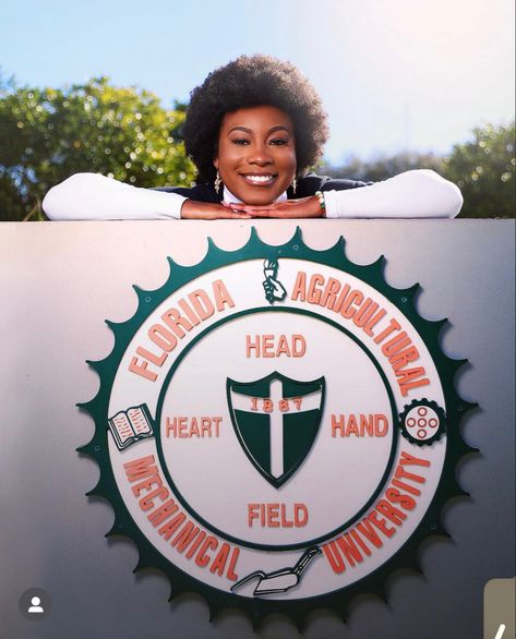 Famu College, Hbcu Colleges, College Graduation Pictures Poses, College Vision Board, College Graduation Pictures, Graduation Picture Poses, College Aesthetic, Dream College, Graduation Pictures