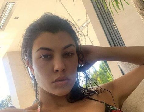 Summer is still a few weeks away, but Kourtney Kardashian is already turning up the heat.  The Keeping Up With the Kardashians star took to Instagram on Friday to share a sizzling selfie.... Kourt Kardashian, Kourtney Kardashian Instagram, Troop Beverly Hills, Swimsuit Styles, Khloe Kardashian Photos, Kardashian Photos, The Kardashians, Keeping Up With The Kardashians, Swimsuit Fashion