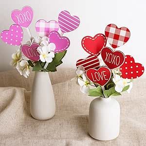 V Day Decor, Valentines Day Centerpieces, Valentines Day Theme Party, Stick Decorations, Boho Valentines, Romantic Decorations, Rustic Valentine Decor, Desk Window, Farmhouse Valentine Decor