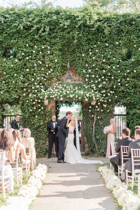 Classic Garden Wedding, Destination Wedding Reception, Ivy Wall, Destination Wedding Decor, Garden Weddings Ceremony, Garden Wedding Venue, Classic Garden, Destination Wedding Locations, Reception Design