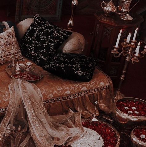 Indian Fantasy Aesthetic, Indian Prince Aesthetic, Prince Aesthetic, Royal Indian, Aesthetic Core, Desi Love, Indian Princess, Royalty Aesthetic, Royal Aesthetic