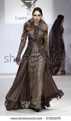 House Stark Laura & Medni Viking Inspired Outfit Modern, House Stark Outfits, House Stark Fashion, House Stark Dress, Character Fashion, Fashion Fantasy, House Stark, Fantasy Dresses, Fantasy Gowns