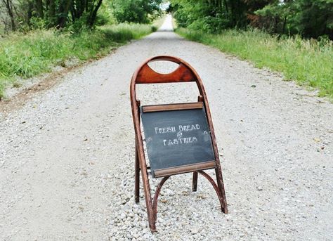 DIY Folding Chair Chalk Board Display Visual Merchandising, Wooden Folding Chairs, Old Chairs, Old Chair, Repurposed Items, Funky Junk, Chalkboard Paint, Dirt Road, Diy Chair