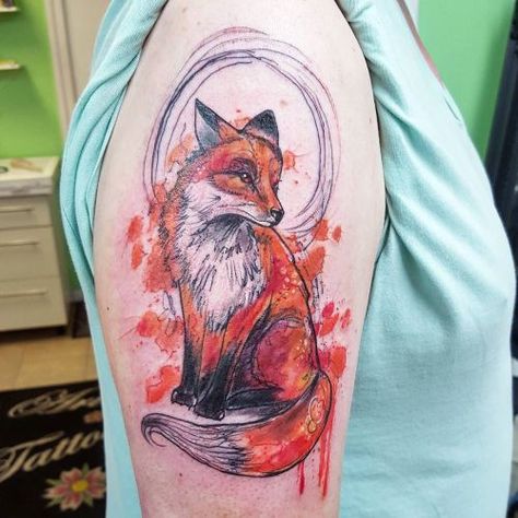 A spontaneous fox tattoo on Patrick, congratulations on your... Watercolor Animal Tattoo, Animal Tattoo Meanings, Watercolor Fox Tattoos, Artists Portraits, Tattoos Watercolor, Wildlife Tattoo, Cute Animal Tattoos, Tattoo Artists Near Me, Fox Watercolor