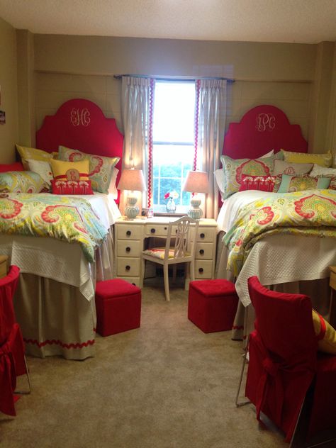 Ole Miss dorm Martin Hall Dorm Design, Dream Dorm, Dorm Sweet Dorm, Dorm Inspiration, College Living, Dorm Room Designs, Girls Dorm Room, Dorm Living, Cute Dorm Rooms