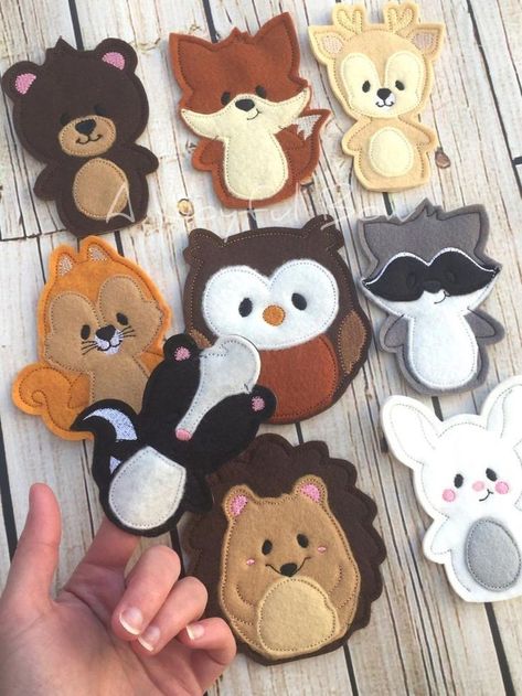 Animal Finger Puppets, Easy Felt Crafts, Finger Puppet Patterns, Felt Puppets, Animals Forest, Quiet Play, Felt Finger Puppets, Puppet Patterns, Felt Crafts Patterns