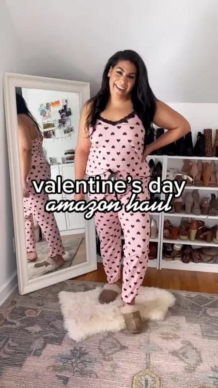 Amazon Valentine’s Day fashion finds! Follow queencarlene for more casual Valentine’s Day outfits for mid size and plus size women. Silky Pjs, Size 10 Outfits, Size 12 Outfits, Comfortable Pjs, Cozy Pjs, Outfits Styling, Midsize Outfits, Blogger Lifestyle, Amazon Favorites