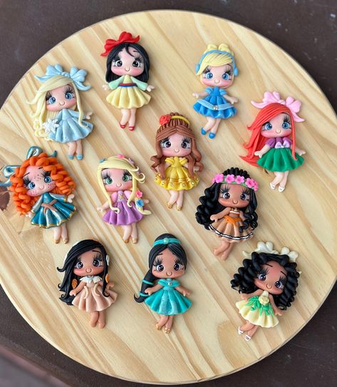 Polymer Clay Princess, Polymer Clay Disney Charms, Resin Kawaii, Bubble Cake, Polymer Clay Disney, Kawaii Princess, Amazing Resin, Pastel Bows, Clay Making