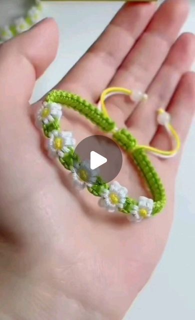 Woven Bracelets Pattern, How To Make A Beaded Bracelet, Diy Bracelets Tutorials Beads, Knotting Bracelets, Diy Friendship Bracelets, Cool Friendship Bracelets, Diy Bracelets With String, Friendship Bracelets Easy, Ankle Bracelets Diy