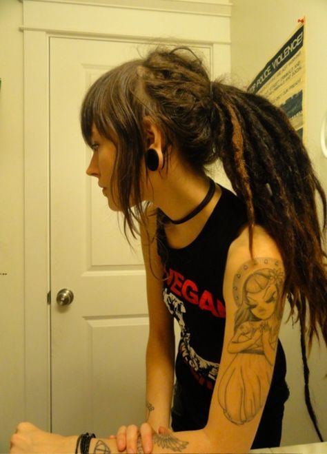 more grunge tats. Goth Dreadlocks, Dread Mullet, Partial Dreads Hairstyles, Dreads Underneath Hair, Partial Dreads Placement, Dreads Inspiration, Partial Dreadlocks, Punky Hair, Partial Dreads