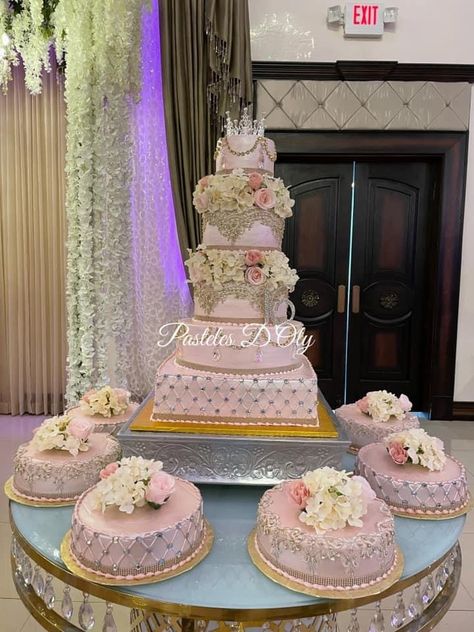 Pink Cake Quince, Quinceanera Cake Pink, Pastel De Quinceanera Ideas, 15 Cakes Quinceanera, Pink Quinceanera Cakes Rose, Quince Cakes Quinceanera, Quinceanera Pink Theme, Quince Cake Ideas, Paris Theme Quinceanera Cakes