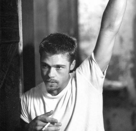 Brad Pitt Photos, 90s Men, Tyler Durden, Hate Men, Hot Actors, Man Photo, 인물 사진, Album Photo, Photo Instagram