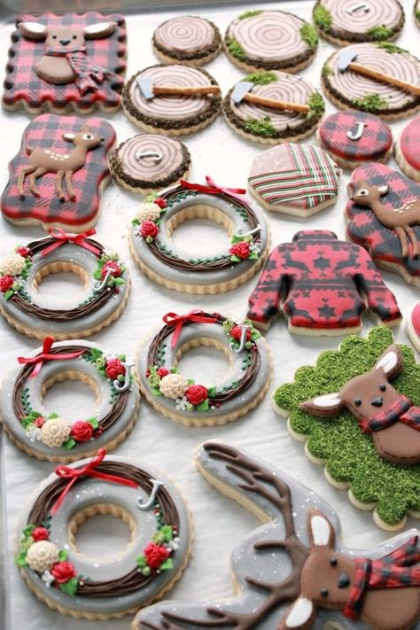 Chocolate Royal Icing Recipe and Christmas Forest Cookies ❄️𝚙𝚒𝚗𝚝𝚎𝚛𝚎𝚜𝚝- @𝕥𝕙𝕖𝕙𝕒𝕟𝕟𝕒𝕙𝕣𝕦𝕥𝕙🎄 Chocolate Royal Icing Recipe, Forest Cookies, Chocolate Royal Icing, Royal Icing Recipes, Cookies Meringue, Cookie Icing Recipe, Icing Recipes, Decorative Cookies, Cutout Cookies