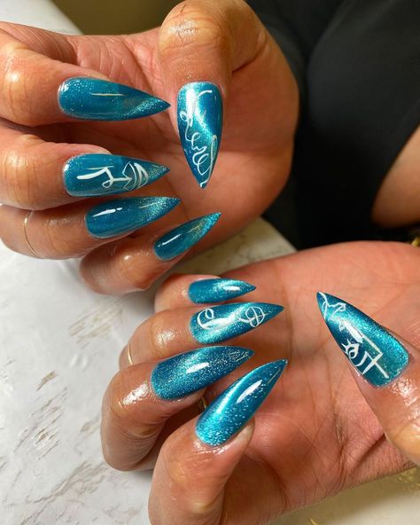 Aqua Cat Eye Nails, Kitty Claw Nails, Blue Cat Eye, Eye Nails, Claw Nails, Cat Eye Nails, Line Drawings, Blue Cat, Blue Cats