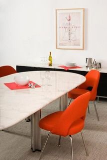 Knoll Saarinen Executive Armless Chair with Tubular Legs | 2Modern Furniture & Lighting Yale Architecture, Saarinen Executive Chair, Modular Table, Conference Chair, Tulip Table, Comfortable Dining Chairs, Eero Saarinen, Conference Chairs, Armless Chair