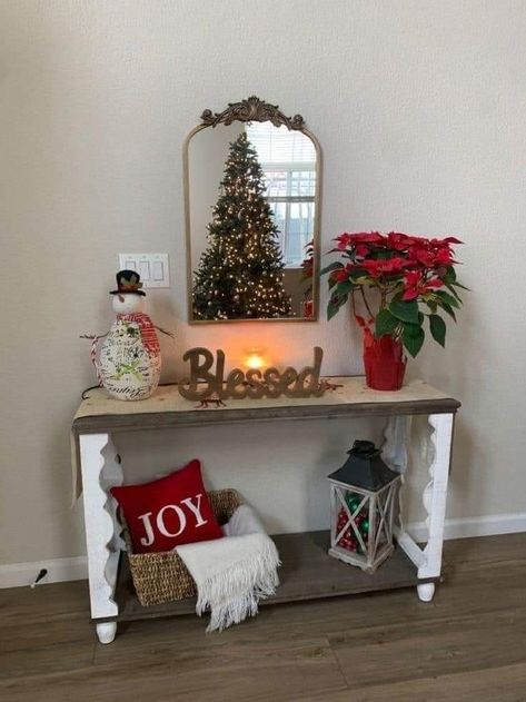 Christmas Hallway Table Decor, Hall Table Christmas Decor, Entry Table Christmas Decor Ideas, Christmas Console Table Decor, Christmas Entry Table, Christmas Decoration Ideas For Home, Christmas Entryway Table Decor, Christmas Decor Themes, Christmas Decoration Crafts