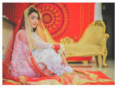 Ayeza Khan ! Simple yet elegant .. Salwar Fashion, Ayeza Khan Wedding, Ayza Khan, Nikkah Outfit, Aiza Khan, Pakistan Wedding, Nikah Dress, Couple Wedding Dress, Nikkah Dress