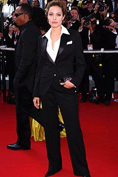 AJ, Cannes Angelina Jolie Style, Angelina Jolie Photos, Woman In Suit, Jolie Pitt, Concert Looks, Belly Dance Costumes, Black Suit, Tomb Raider, Black Suits