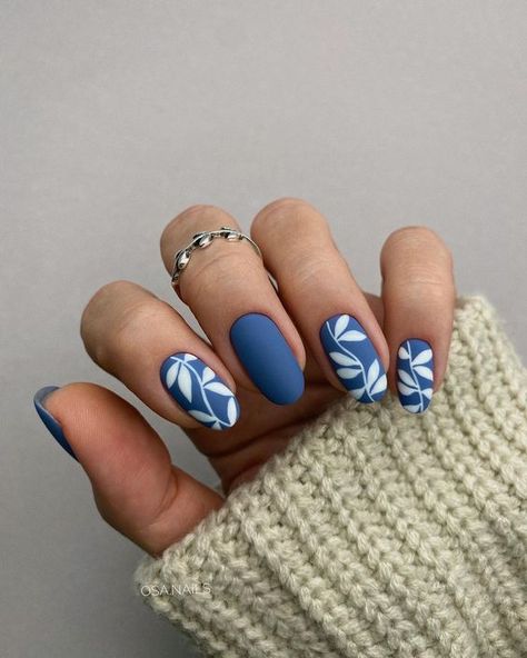 Spring Nails 2024: Embrace the Season with Trendy Nail Designs Summer Matte Nails Design, Mat Nails Designs, Costa Rica Nails Designs, Thai Nails, Botanical Nails, Fun Blue Nails, Matte Nail Art, Makijaż Smokey Eye, Trendy Nail Design