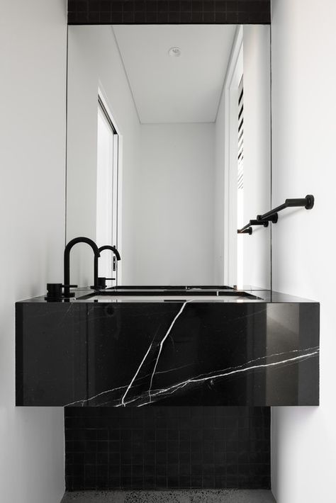 Gallery of King George House / Robeson Architects - 9 Top Bathroom Design, Black And White Bathroom, Australian Interior, Marble Sink, Black Interior Design, Australian Interior Design, Interior Design Awards, Trendy Bathroom, Style Deco