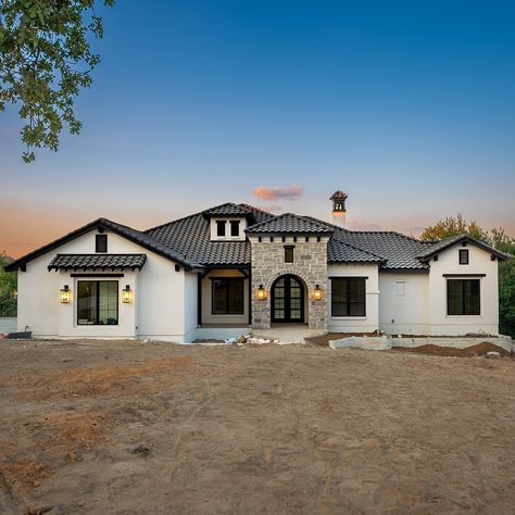 Gorgeous exterior and details throughout our popular Jolie plan in this new home located in Leander. #newhomes #homeconstruction #interiordesign #atxrealestate #leandertx #hometour #architecture House With Land, Ranch Houses, House Apartment, Dream House Ideas, Dream House Plans, My Dream House, Home Plan, Home Construction, Ranch House