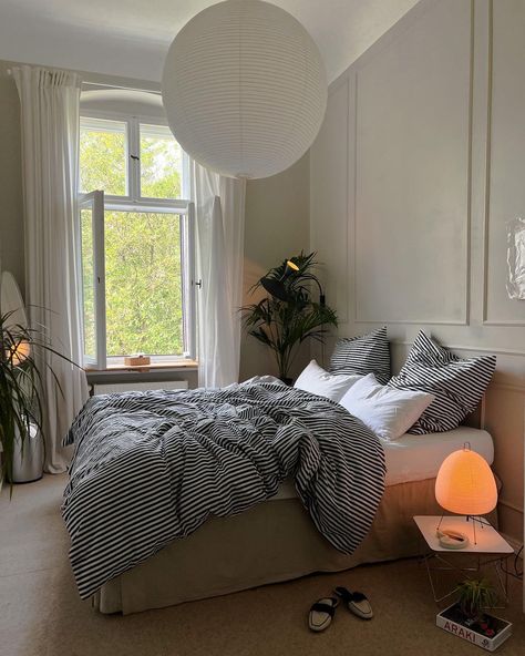 Redecorate Bedroom, Dream Room Inspiration, Room Makeover Inspiration, Apartment Inspiration, Cozy Room, Room Inspiration Bedroom, Bedroom Aesthetic, Room Ideas Bedroom, Aesthetic Bedroom