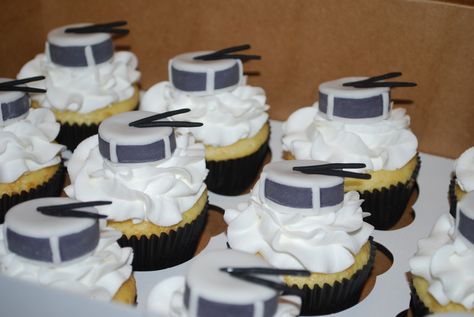 Drum Cupcakes  ~ NutMeg Confections Marching Band Cupcakes, Drum Cupcakes, Marching Band Cake, Drums Cupcakes, Drum Birthday Cakes, Musician Cake, Drum Party, Music Cupcakes, Senior Recital