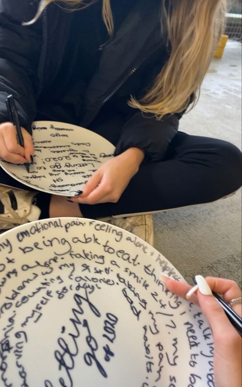 Smashing Plates Aesthetic, It Girl Activities, Senior Summer Activities, Plate Smashing Therapy, Plate Smashing Ideas, Plate Breaking Letting Go Ideas, Best Friend Activities Aesthetic, Breaking Plates To Let Go Ideas, Fun Activities Aesthetic