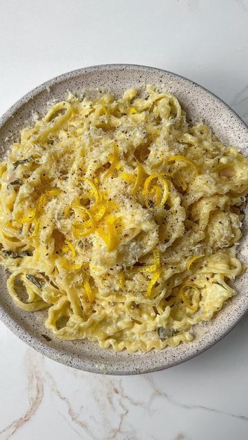 Carina Wolff on Instagram: "when life (@wonderfulseedlesslemons) gives you lemons (10 lbs to be exact), you make lemon pasta! 🍋 both @foodsofjane and @grilledcheesesocial made pasta al limone recently, so I jumped right on it. this a creamy, indulgent pasta that is simultaneously bright and citrusy. so simple to make yet you’ll feel like it’s summer on the Amalfi coast while you’re eating it. this is not necessarily the traditional way to make it or anything, just my spin! RECIPE (serves 2) ½ lb pasta (I used @thegiadzy manfredi lughi) 2 tbsp butter 1 shallot, chopped 4 cloves garlic, minced 1 cup heavy cream Zest and juice of 1 lemon ½ cup grated Parmesan, plus more to top Salt Pepper Bring a pot of salted water to a boil for you pasta. In a large skillet on medium heat, add butte Lemon Parmesan Pasta, Butter Pasta, Lemon Pasta, Pasta Sauce Recipes, Lemon Butter, The Amalfi Coast, Italian Pasta, Rice Dishes, Heavy Cream