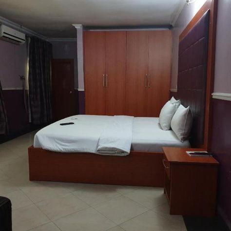 Small Setup, Bachelor Room, Port Harcourt, City Breaks, Weekend Breaks, Hotel Room, Room Service, Hotel Reviews, Hotels Room